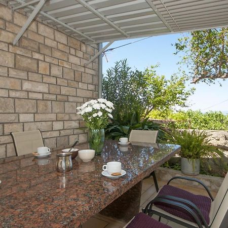 Apartments Mira Splitska Εξωτερικό φωτογραφία