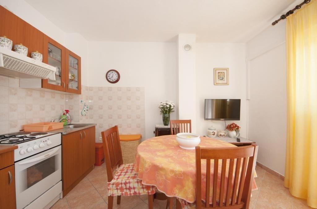 Apartments Mira Splitska Εξωτερικό φωτογραφία