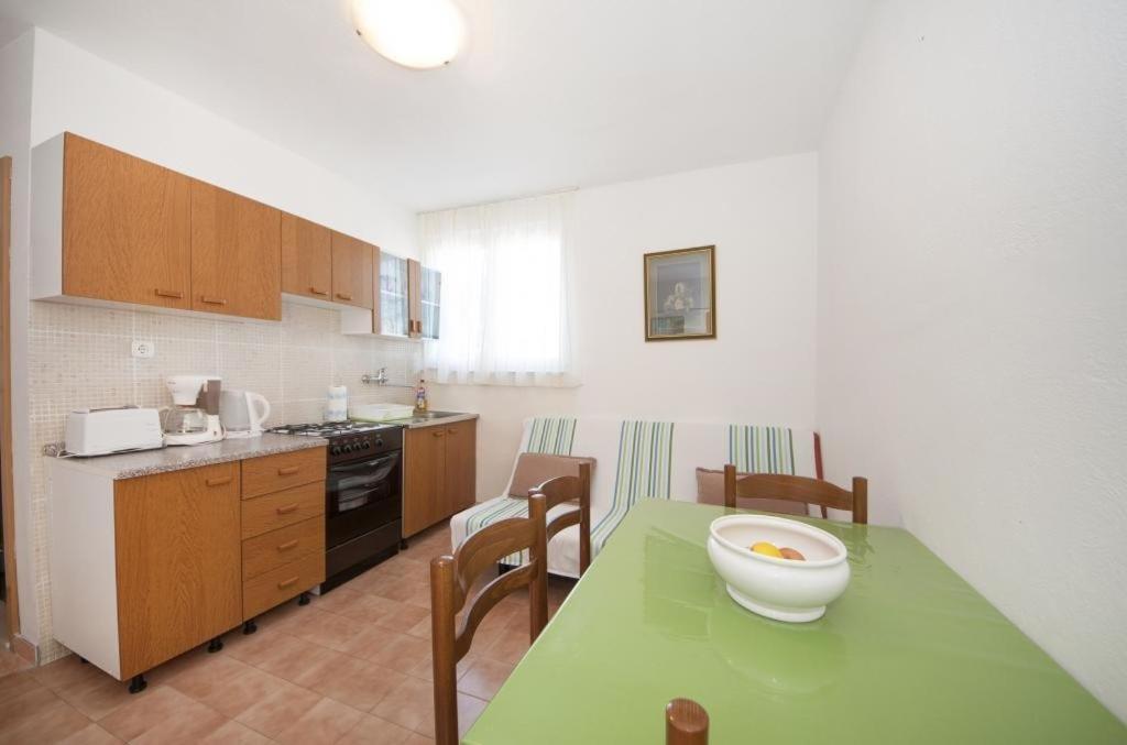 Apartments Mira Splitska Εξωτερικό φωτογραφία