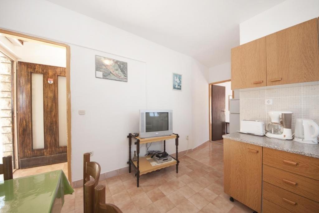Apartments Mira Splitska Εξωτερικό φωτογραφία