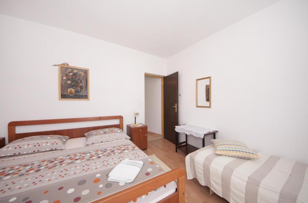Apartments Mira Splitska Εξωτερικό φωτογραφία