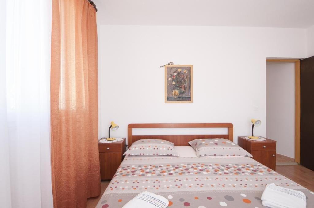 Apartments Mira Splitska Εξωτερικό φωτογραφία