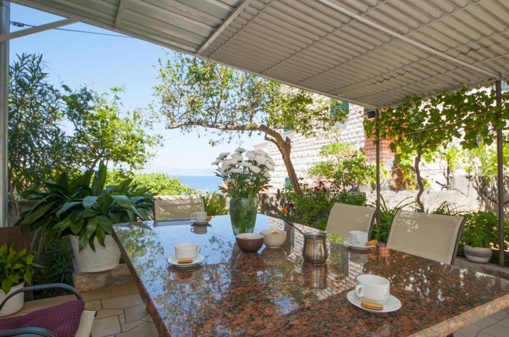 Apartments Mira Splitska Εξωτερικό φωτογραφία