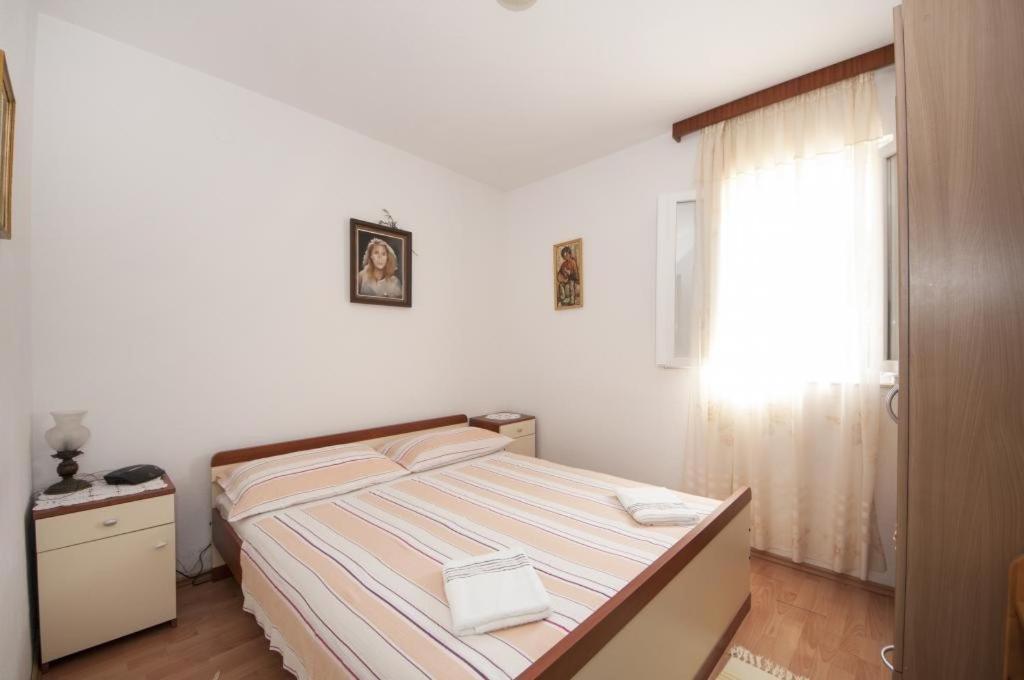 Apartments Mira Splitska Εξωτερικό φωτογραφία