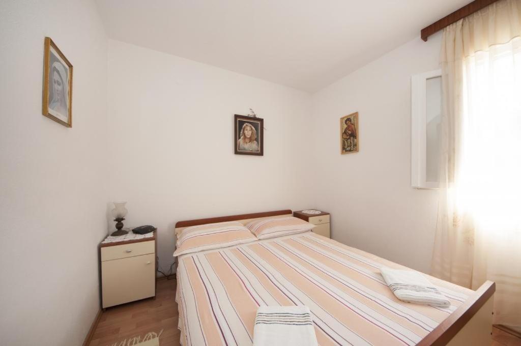 Apartments Mira Splitska Εξωτερικό φωτογραφία